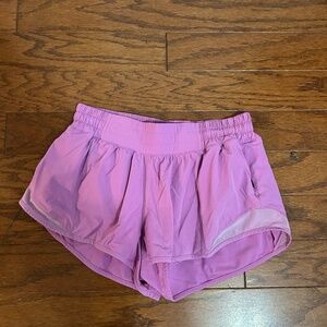 lululemon Hotty Hot 2.5in Low-Rise pink shorts size 6